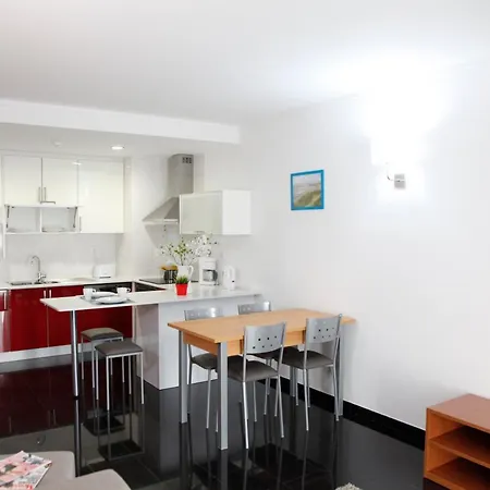 Rocha Tower - 8b Портіман